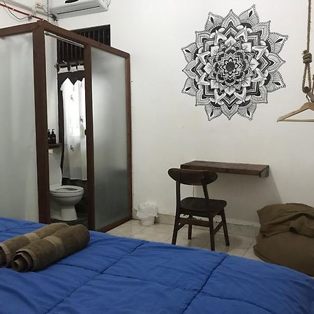 Wood Stone Hostel Yogyakarta Exterior photo