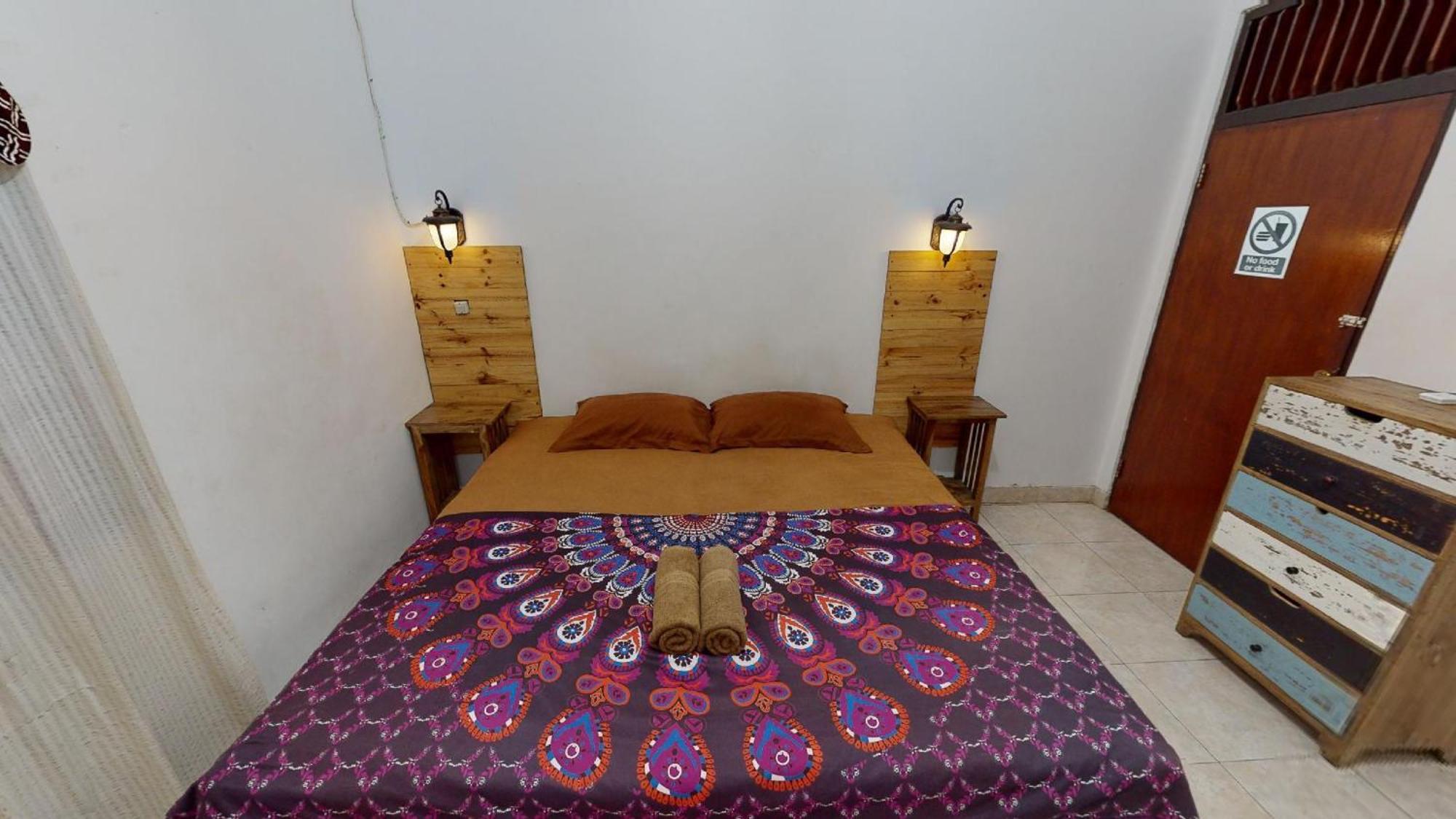 Wood Stone Hostel Yogyakarta Exterior photo