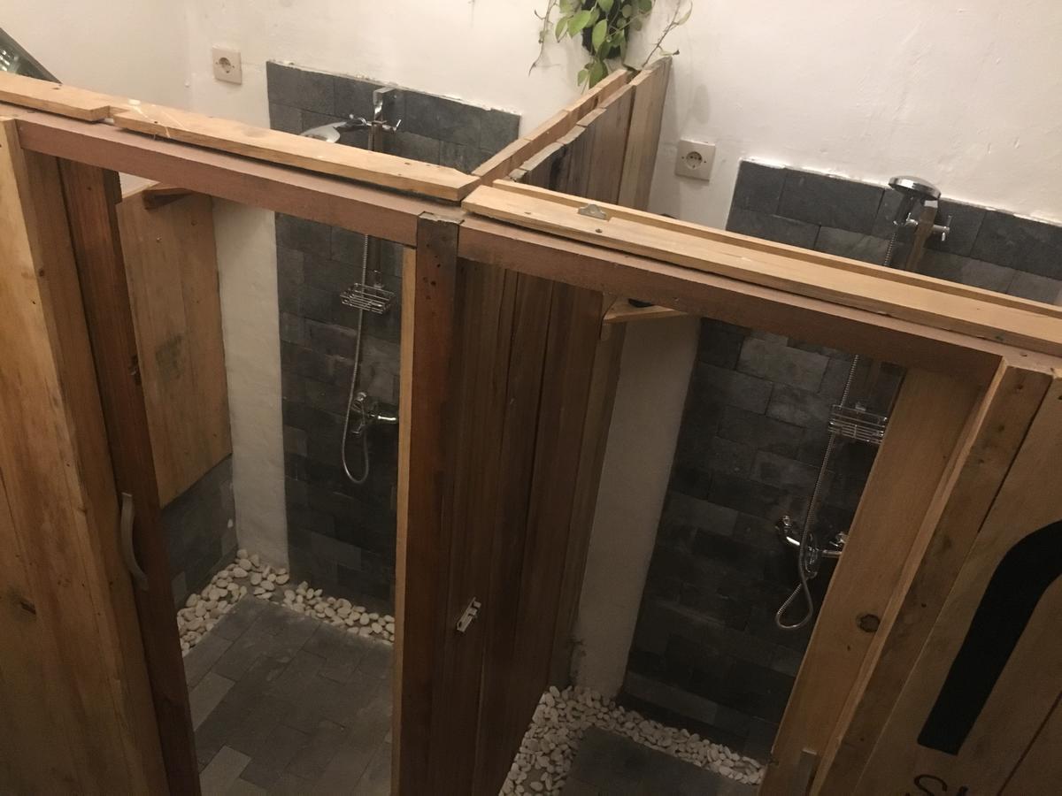 Wood Stone Hostel Yogyakarta Exterior photo